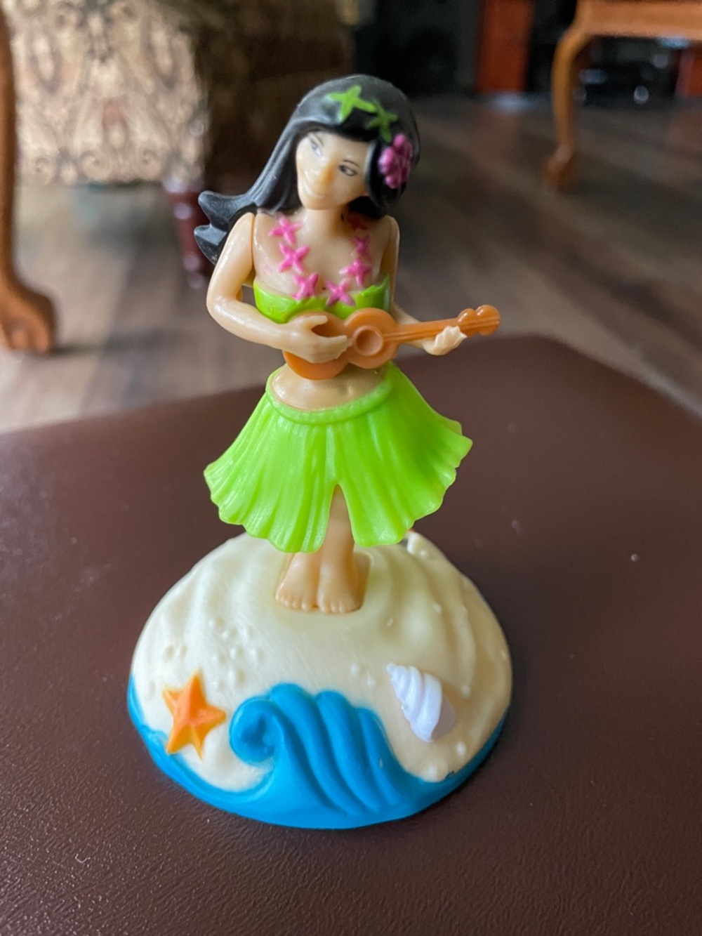 Dashboard Hula Dancer Solar Powered Hawaiian Dancing Lady